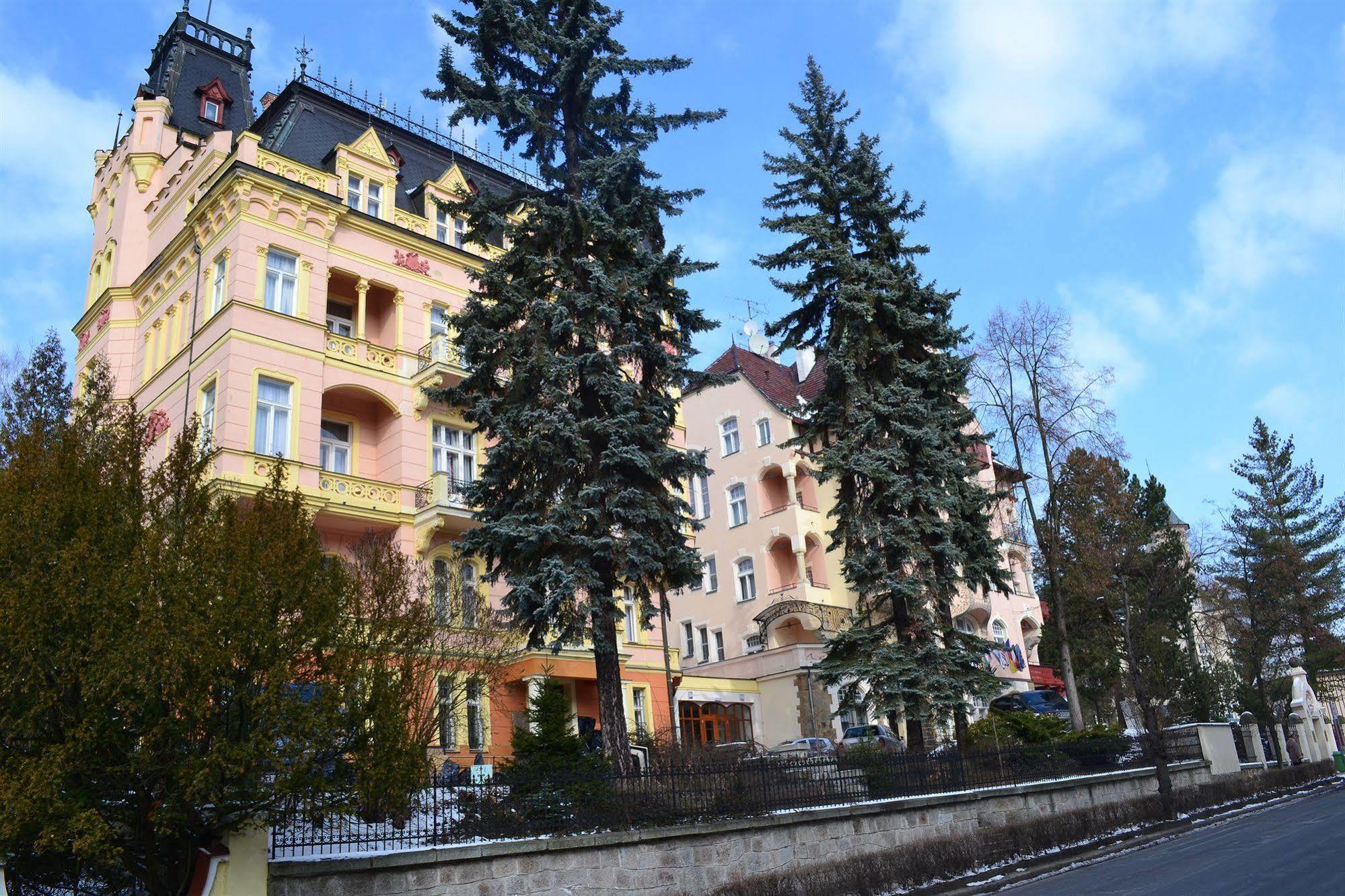 Lazensky Smetana 4*